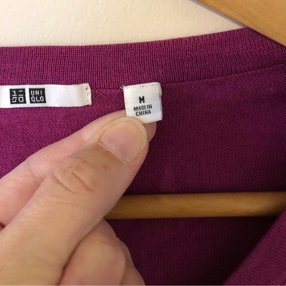 Fuchsia Lightweight Wool Sweater Uniqlo - Size Medium - Picture 3 of 4